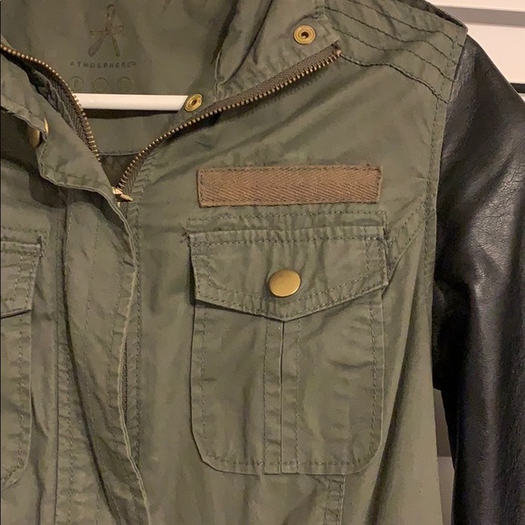 Green anorak with faux leather sleeves - Picture 2 of 2
